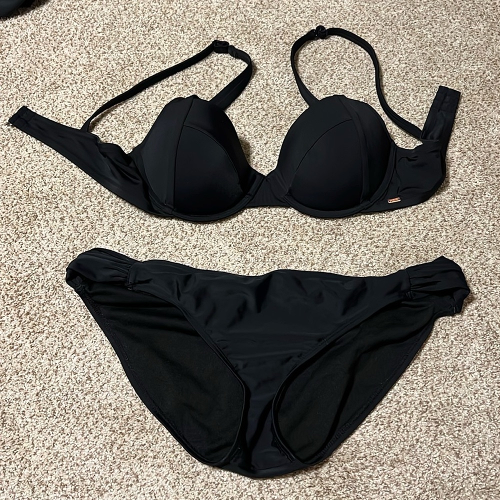 Victoria’s Secret bikini